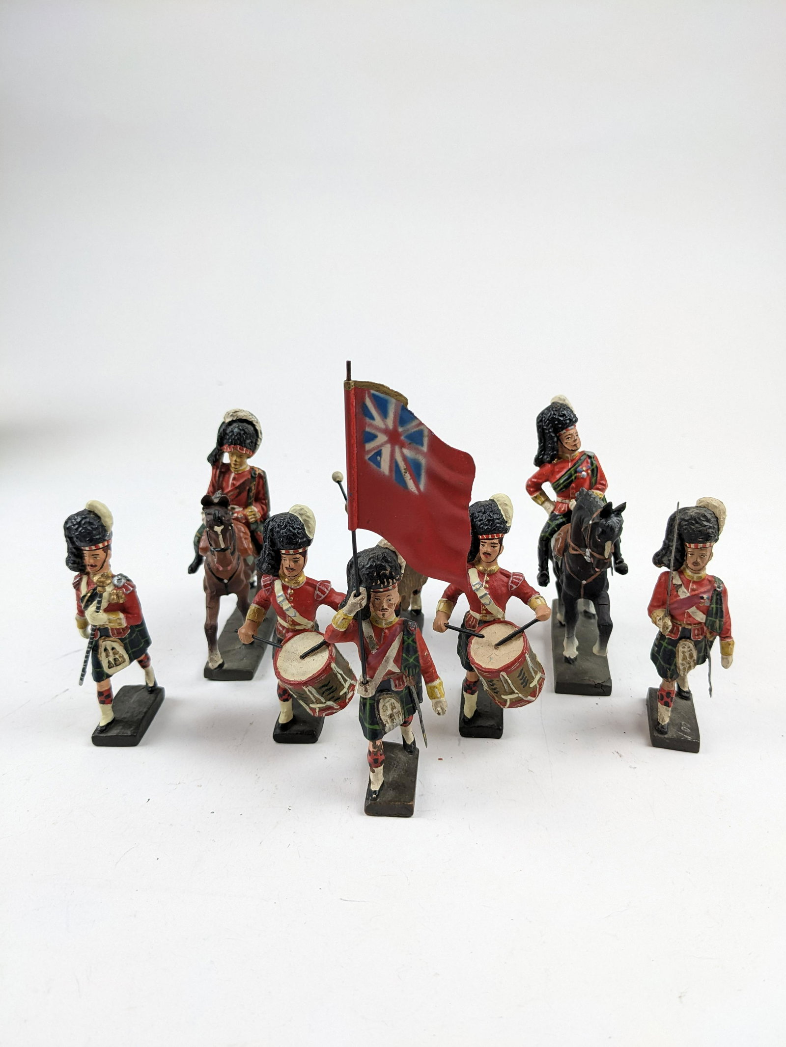 Lineol Scots Mounted And Band Pieces 7.5cm: 8 Pieces Condition Very Good (Lots Of Restoration)