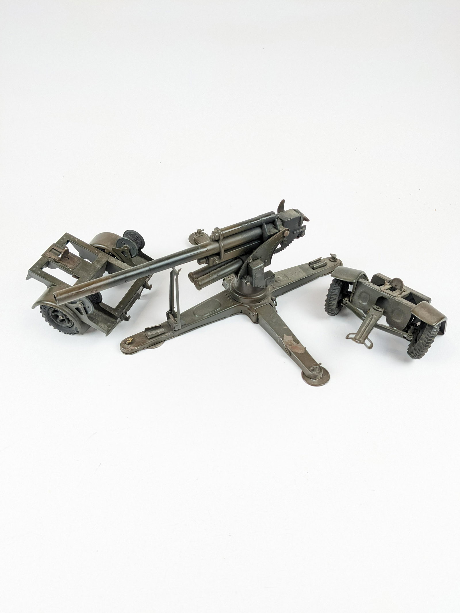 Lineol 88 Anti Tank Gun: 3 Pieces Condition Good