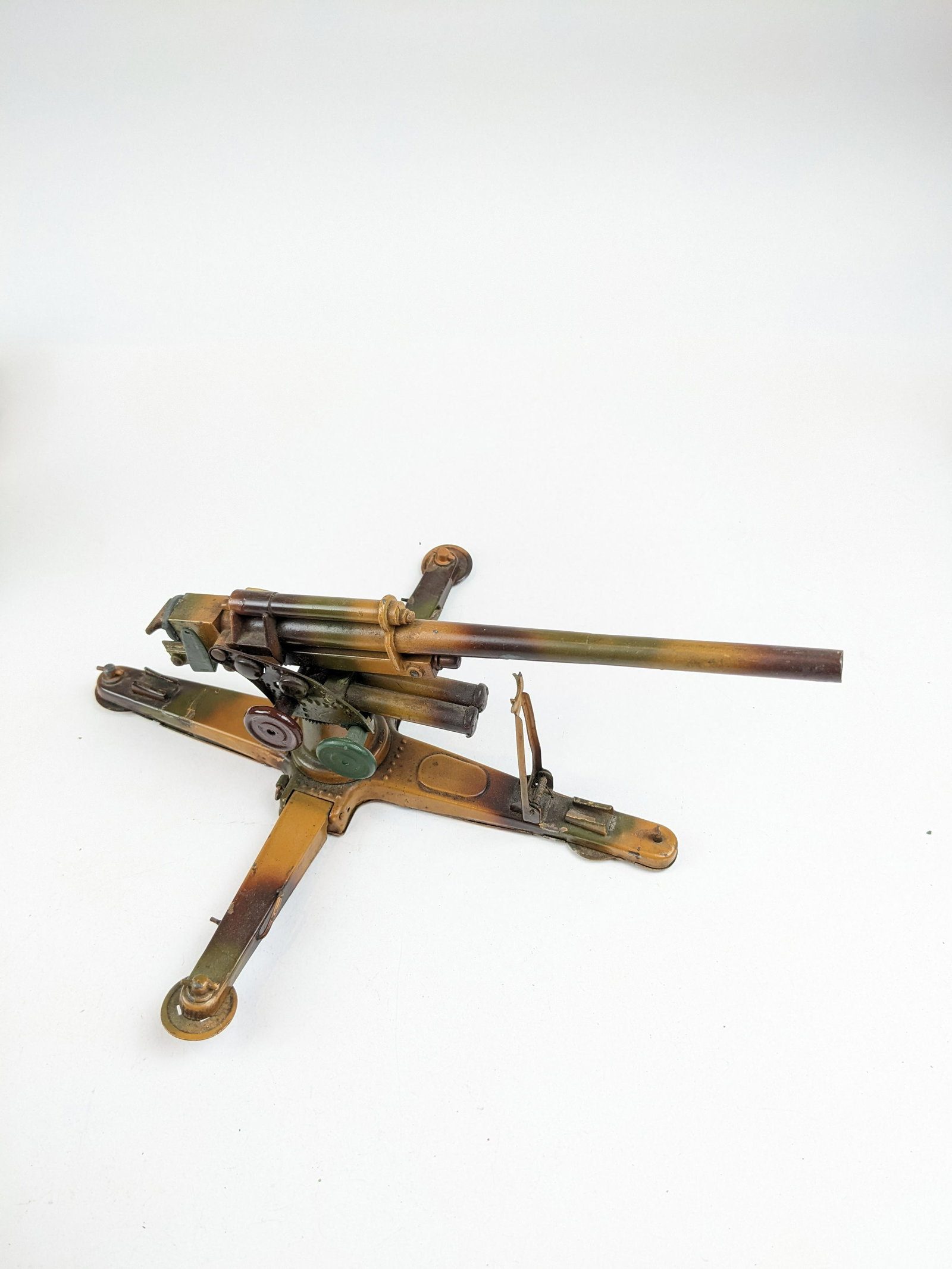 Lineol 88 Gun Camo 11x11: 1 Piece Condition Good (Some Separation Of The Bottom)