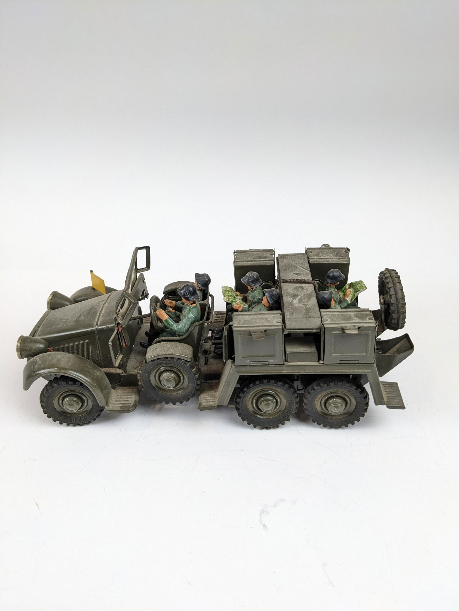 Hausser Truck Swiss Crew Post War 4x10 (1 of 1)