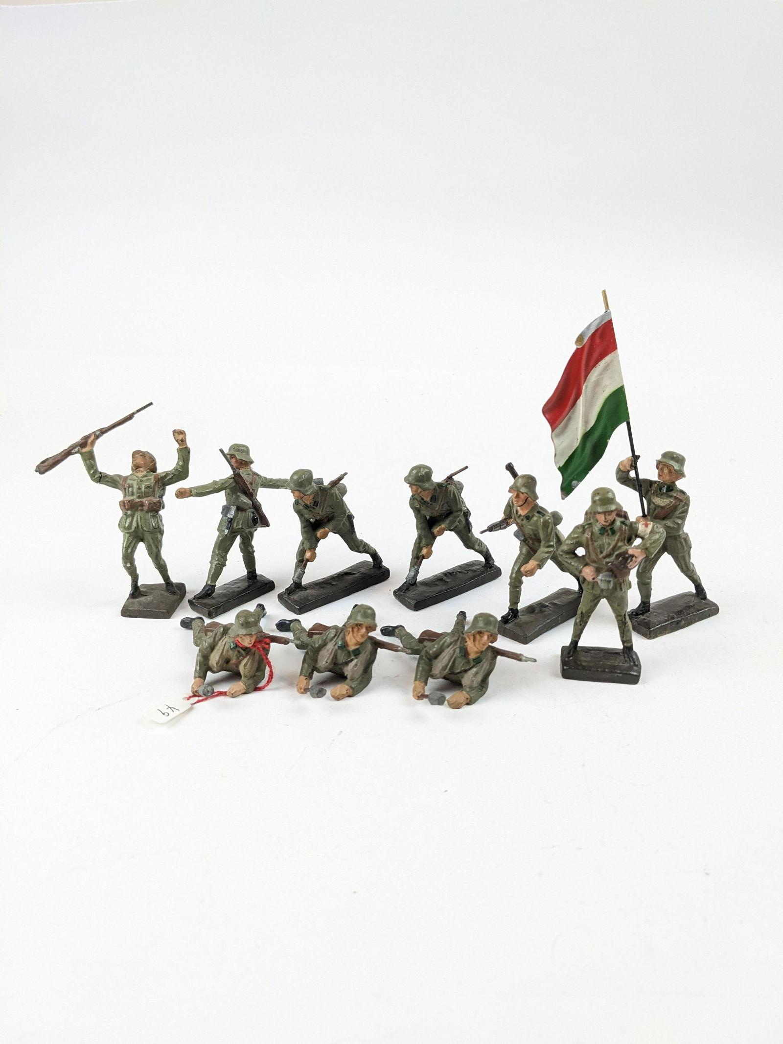 Lineol Italians in Various Poses (1 of 1)