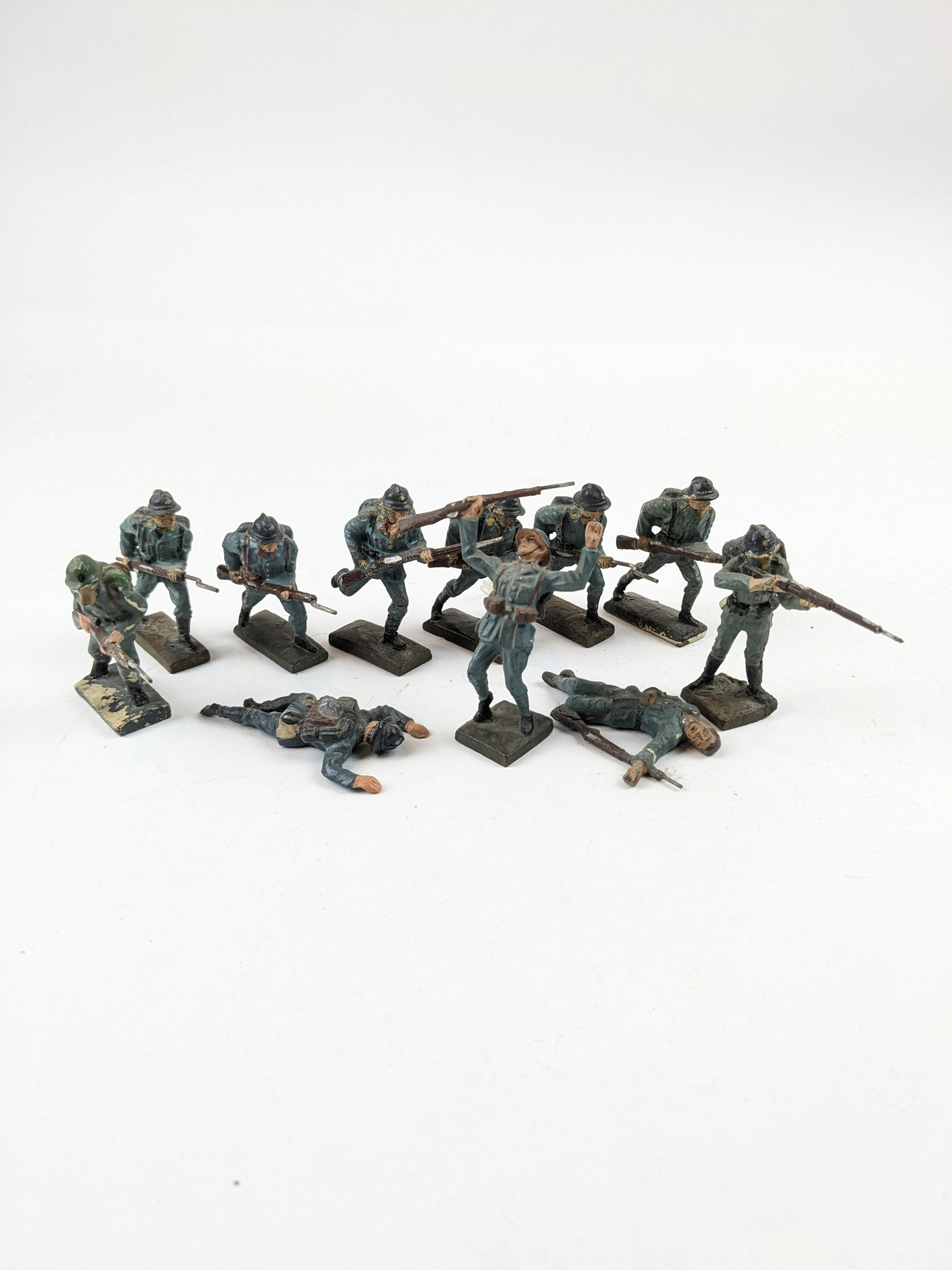 Lineol French Advancing: 11 Pieces Condition Good To Very Good
