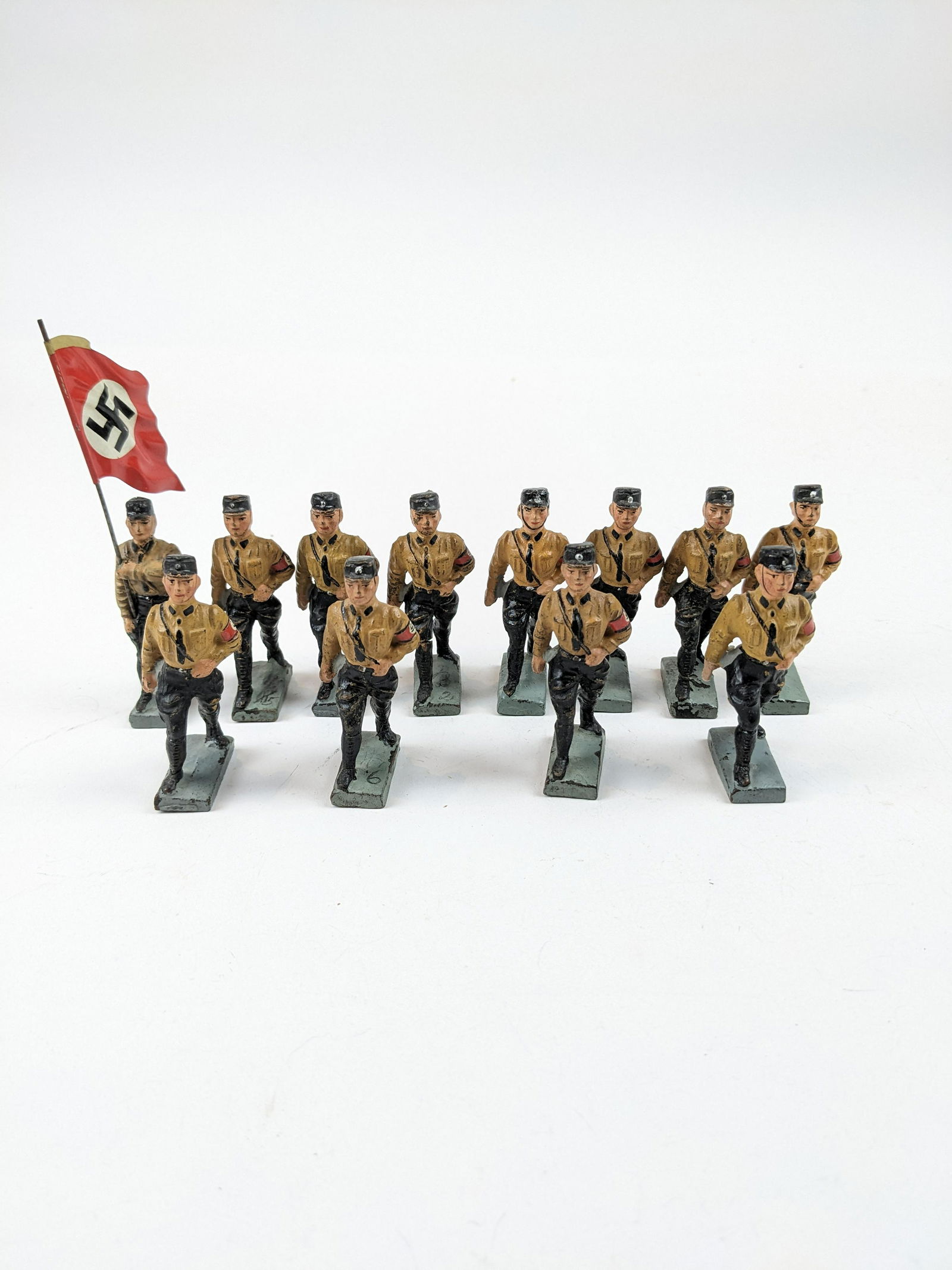 Lineol German SS Marching W/Flag (1 of 1)