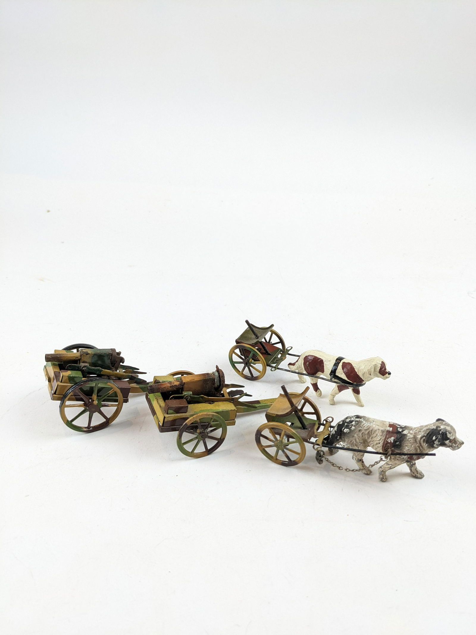 Lineol Machine Gun Carts & Dog Drum Carts Camo: 6 Pieces Condition Fair To Good (some retouch)