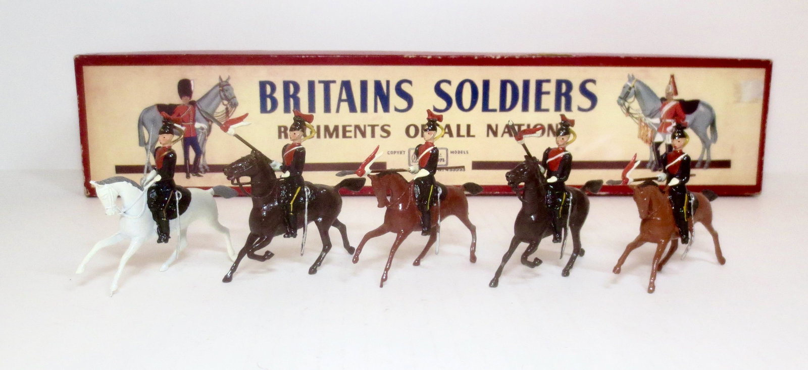 Britains #2076 12th Royal Lancers: Post war issue. 5 pieces. Mint to near mint condition. Box excellent.