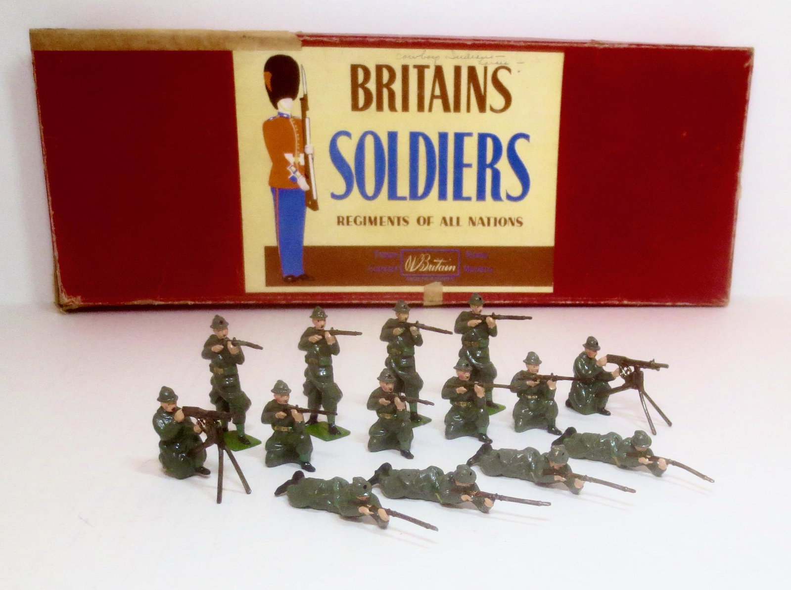 Britains #1383 Belgium Army Infantry of The Line: Post war issue, 1948-1959. 14 pieces. Mint to near mint condition. Box in poor condition.