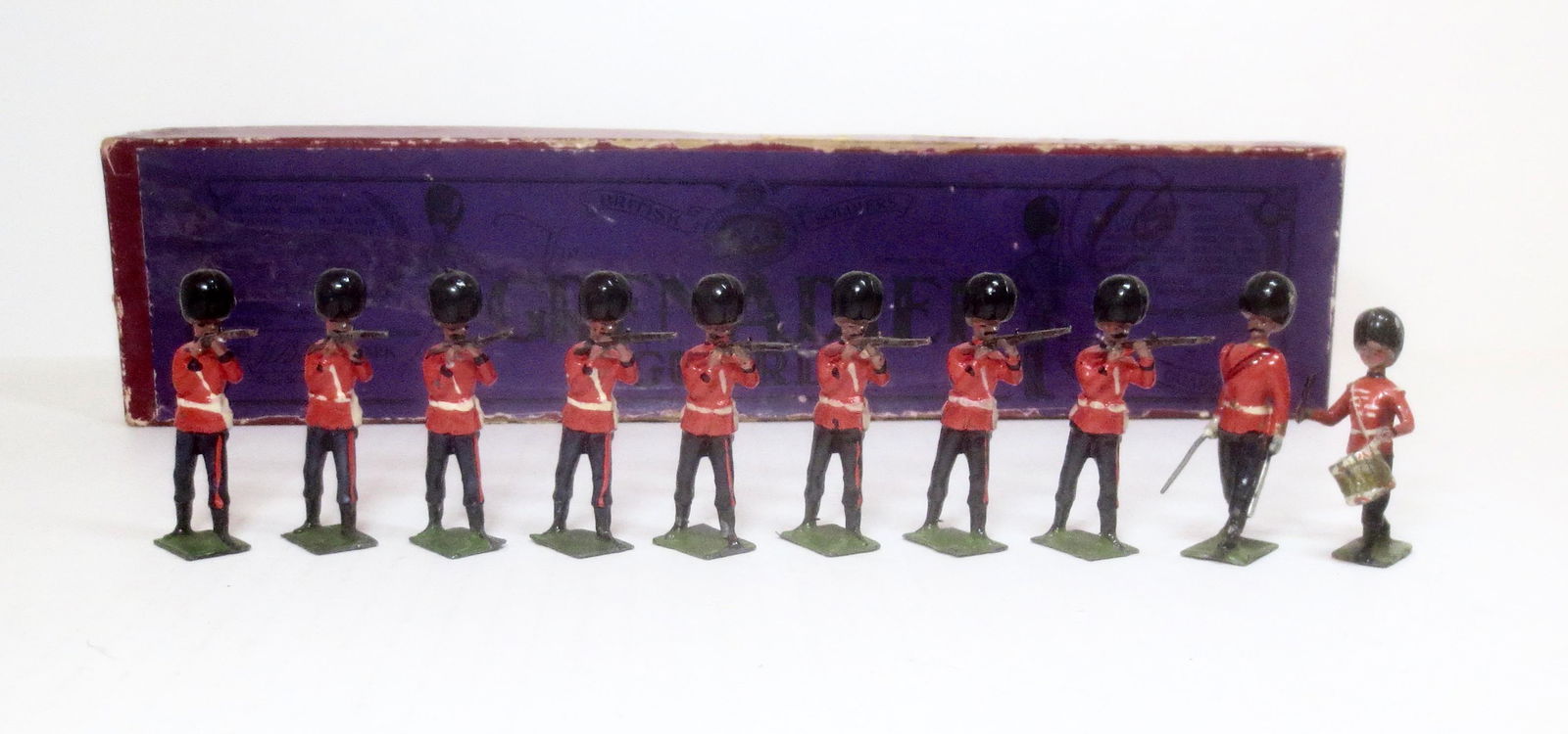 Britains #34 Grenadier Guards Firing (1 of 1)