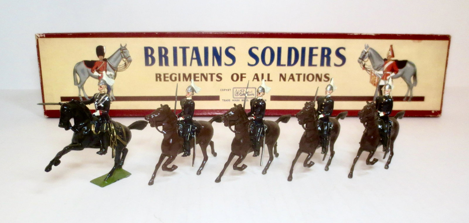 Britains #1631 Governor-Generals Horse Guards: Post war issue. 5 pieces. Mint to near mint condition. Box excellent.