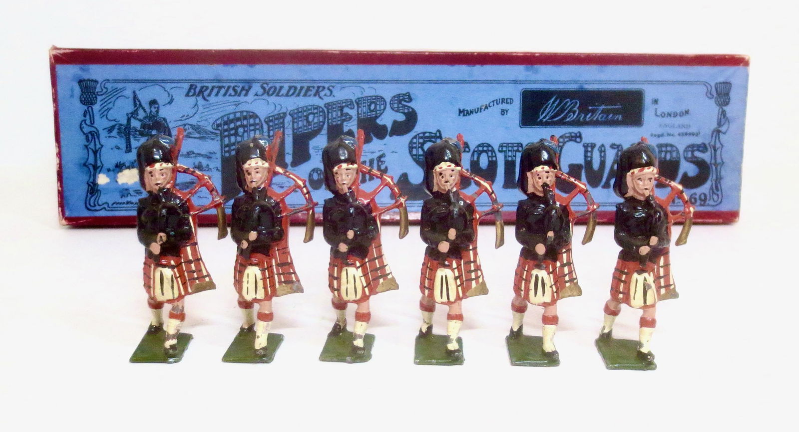 Britains #69 Pipers Of The Scots Guards (1 of 1)