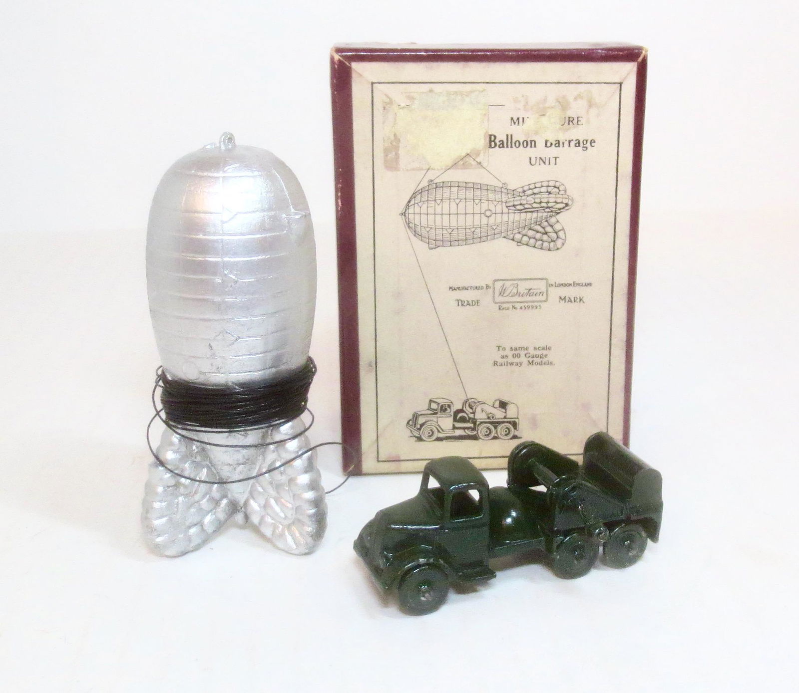 Britains #1855 Miniature Balloon Barrage Unit (1 of 1)