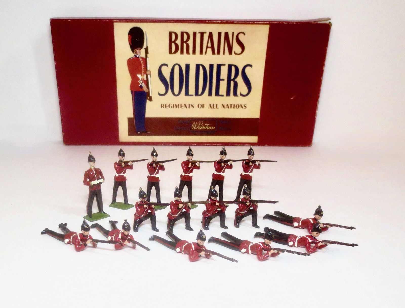 Britains #2086 Queen's Royal Regiment (1 of 1)