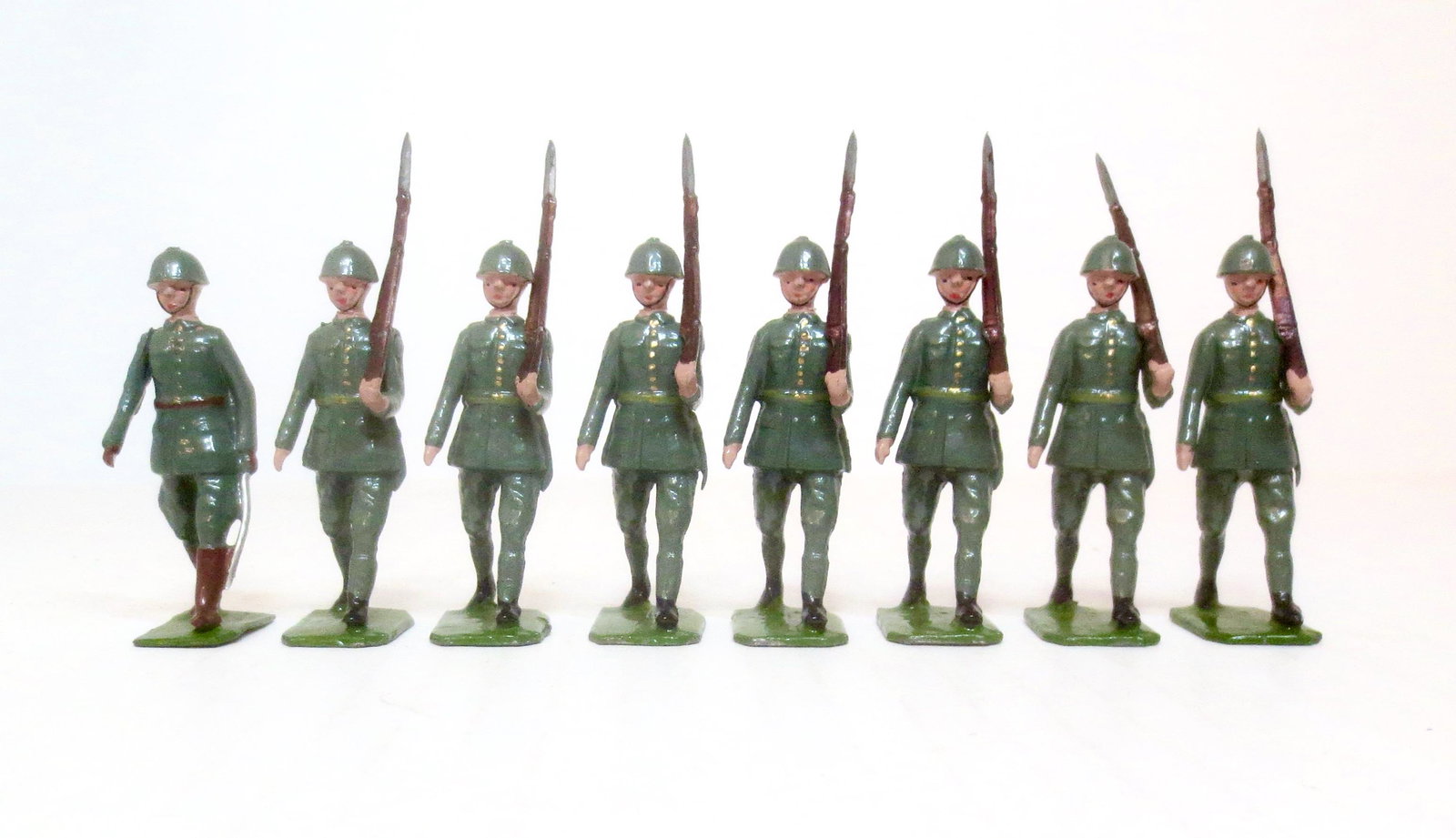 Britains RARE #1850 Netherlands Infantry: In distinctive grey green uniforms. Circa 1939-1940 only. 8 pieces. Mint to near mint condition. Unboxed.