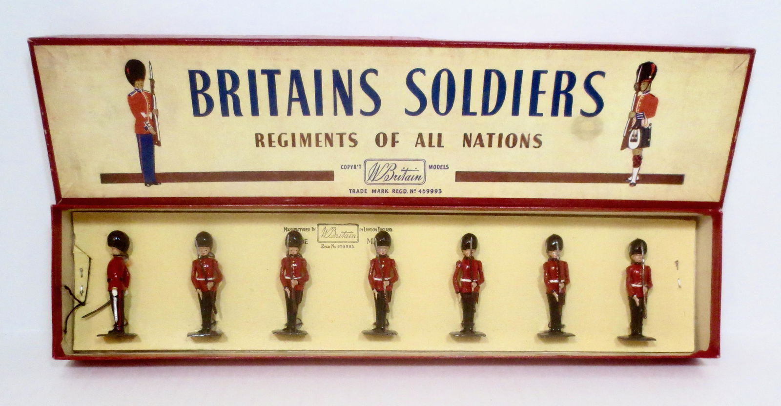 Britains #2078 Irish Guards Present Arms (1 of 1)