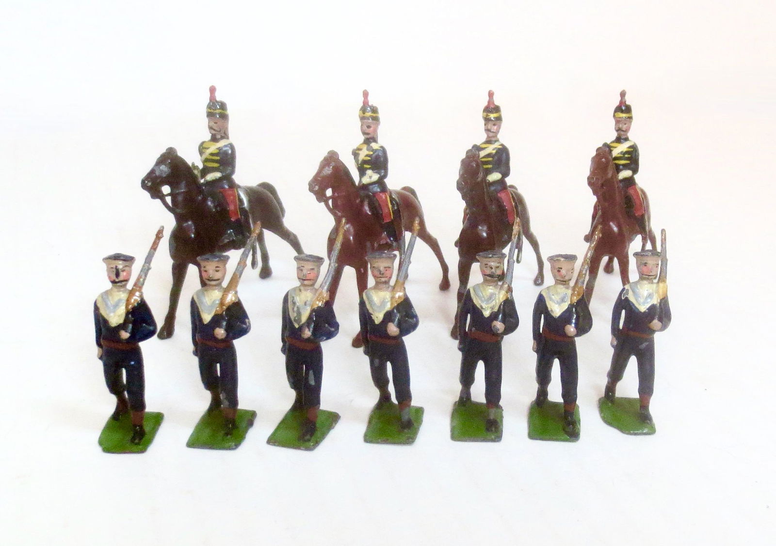Britains "B & W" Series 44mm Scale Soldiers (1 of 1)