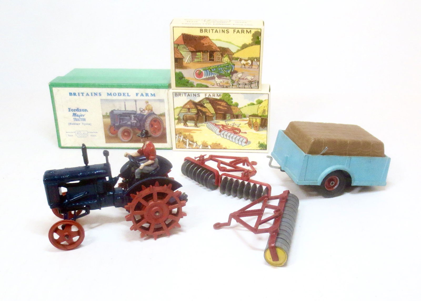 Britains Farm Tractor and Accessories (1 of 1)