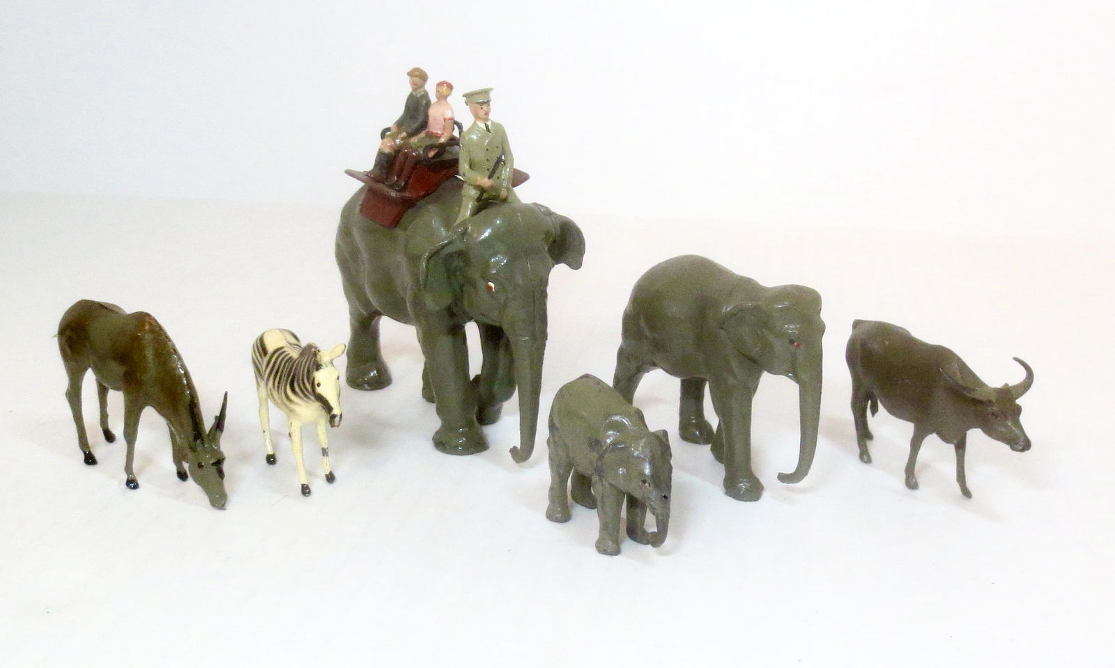Britains Zoo Assortment with Elephant Ride (1 of 1)