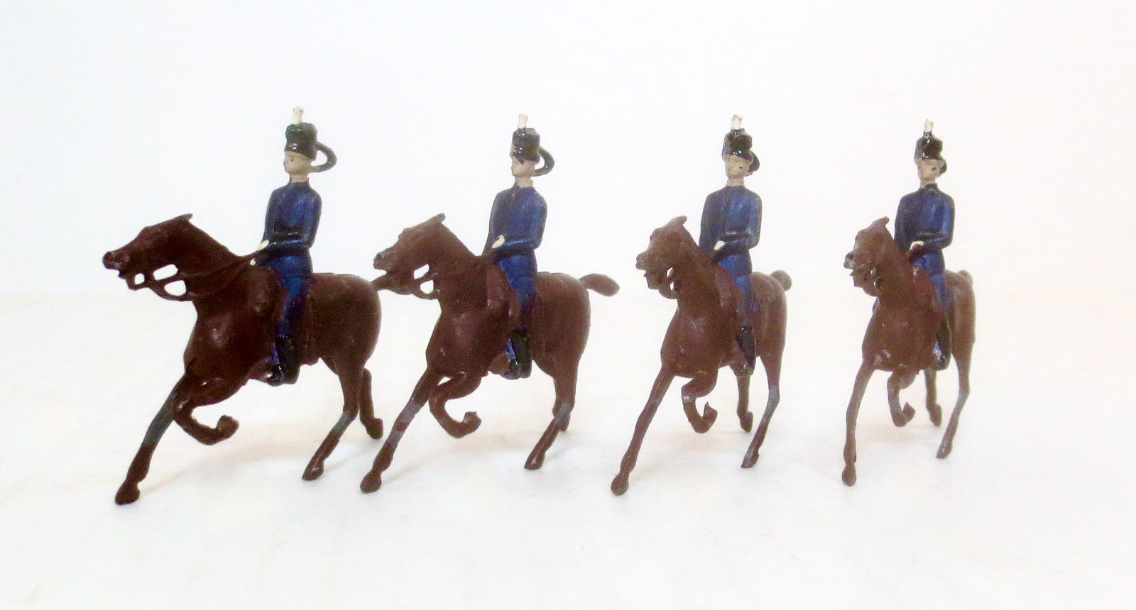 Britains 2nd Grade "B" scale Hussars (1 of 1)