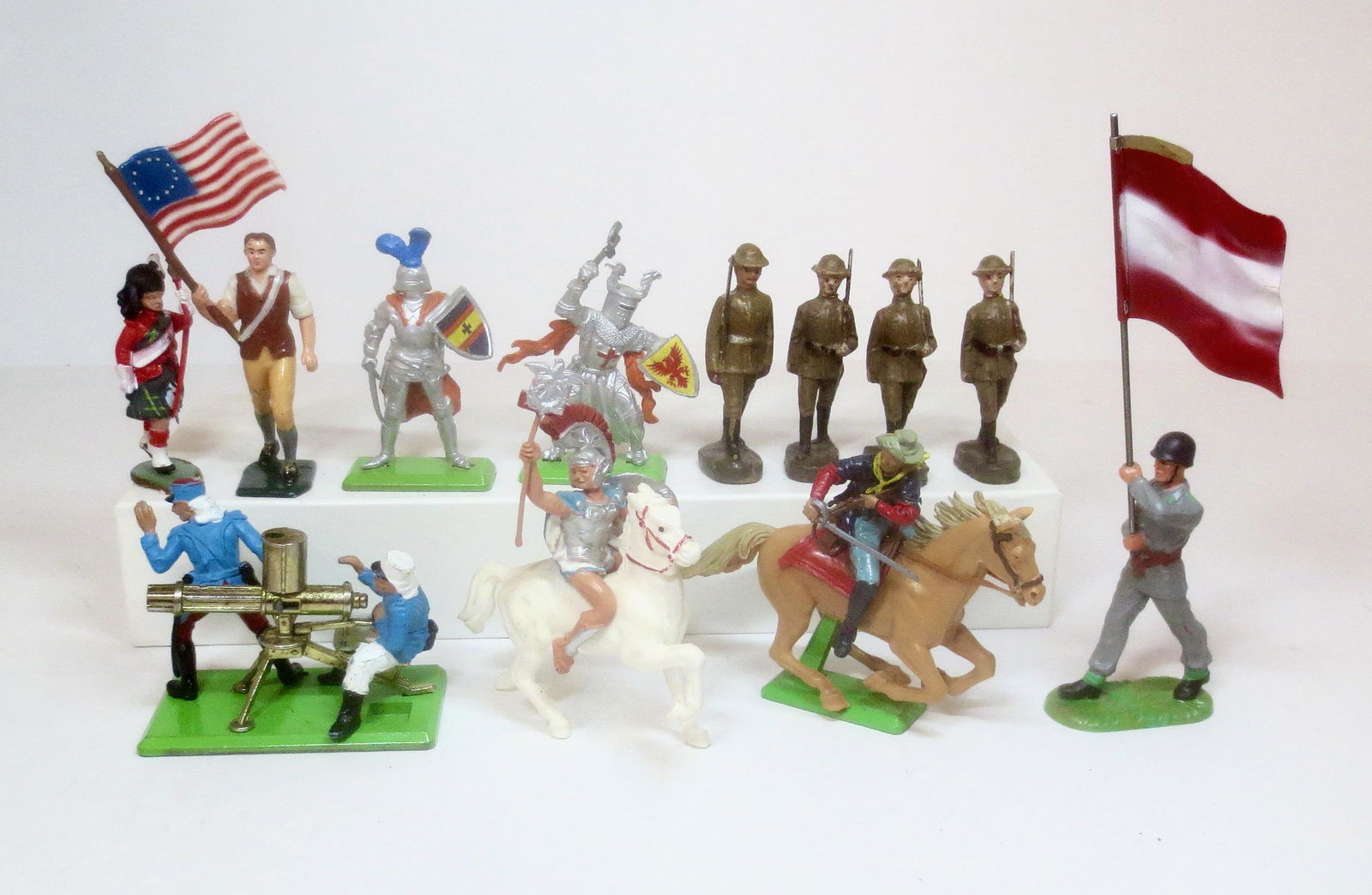Assorted Plastic Soldiers (1 of 1)