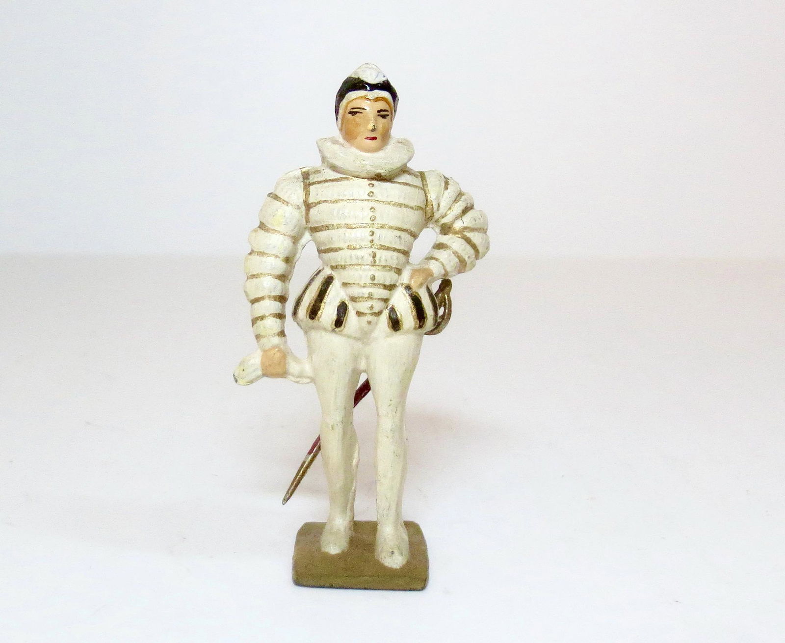 Vertunni Saint-Megrin (1 of 1)