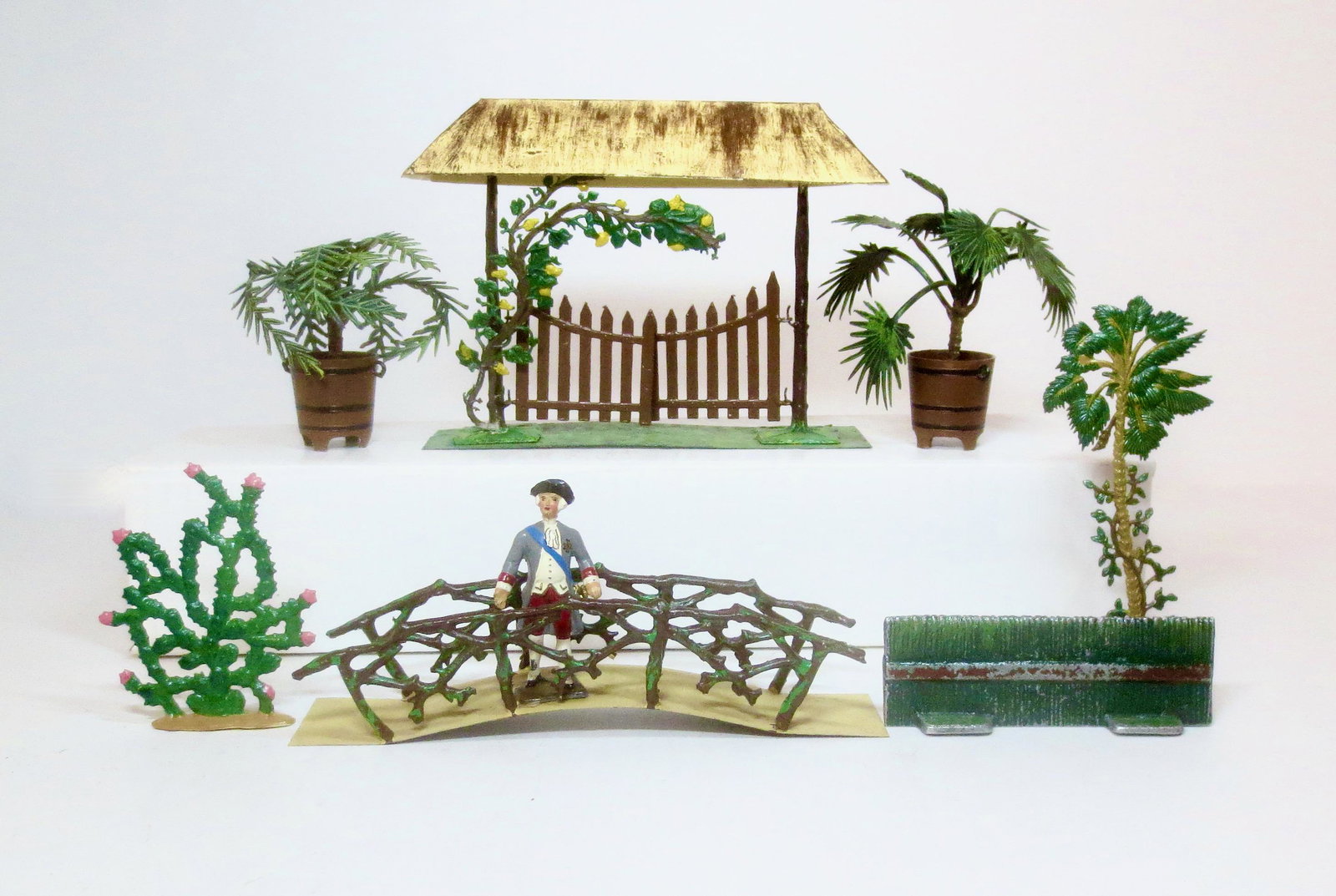 Mignot Garden Assortment: With Garden Gate, Bridge and other accessories. 8 pieces. Excellent condition. Unboxed.