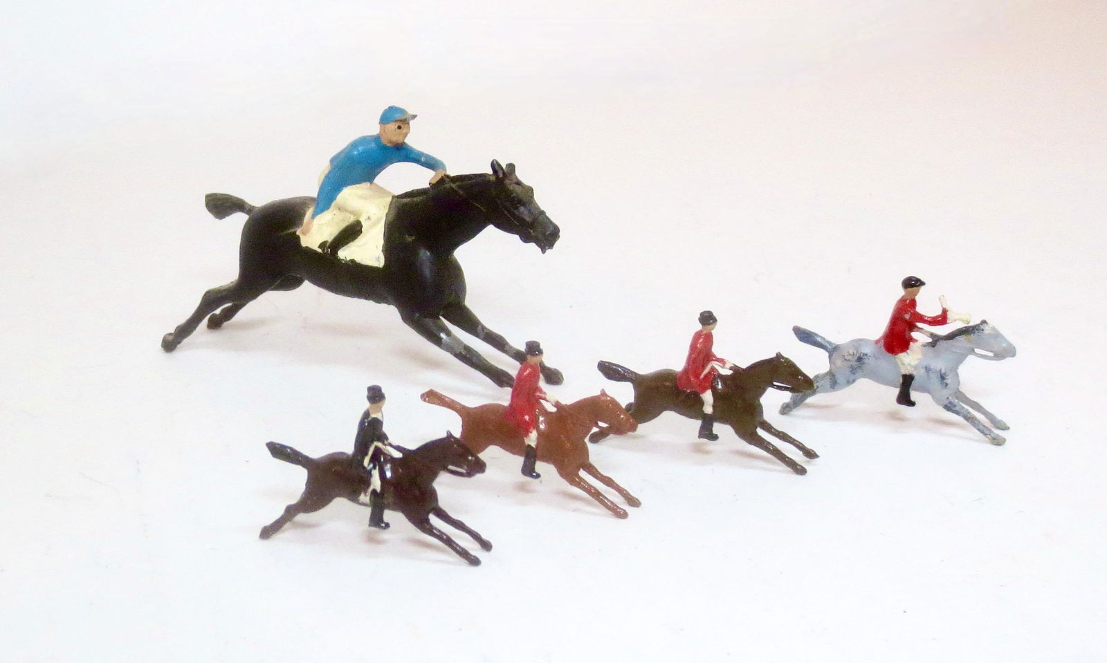 Britains Race Horse & Small Scale Hunt Figures (1 of 1)