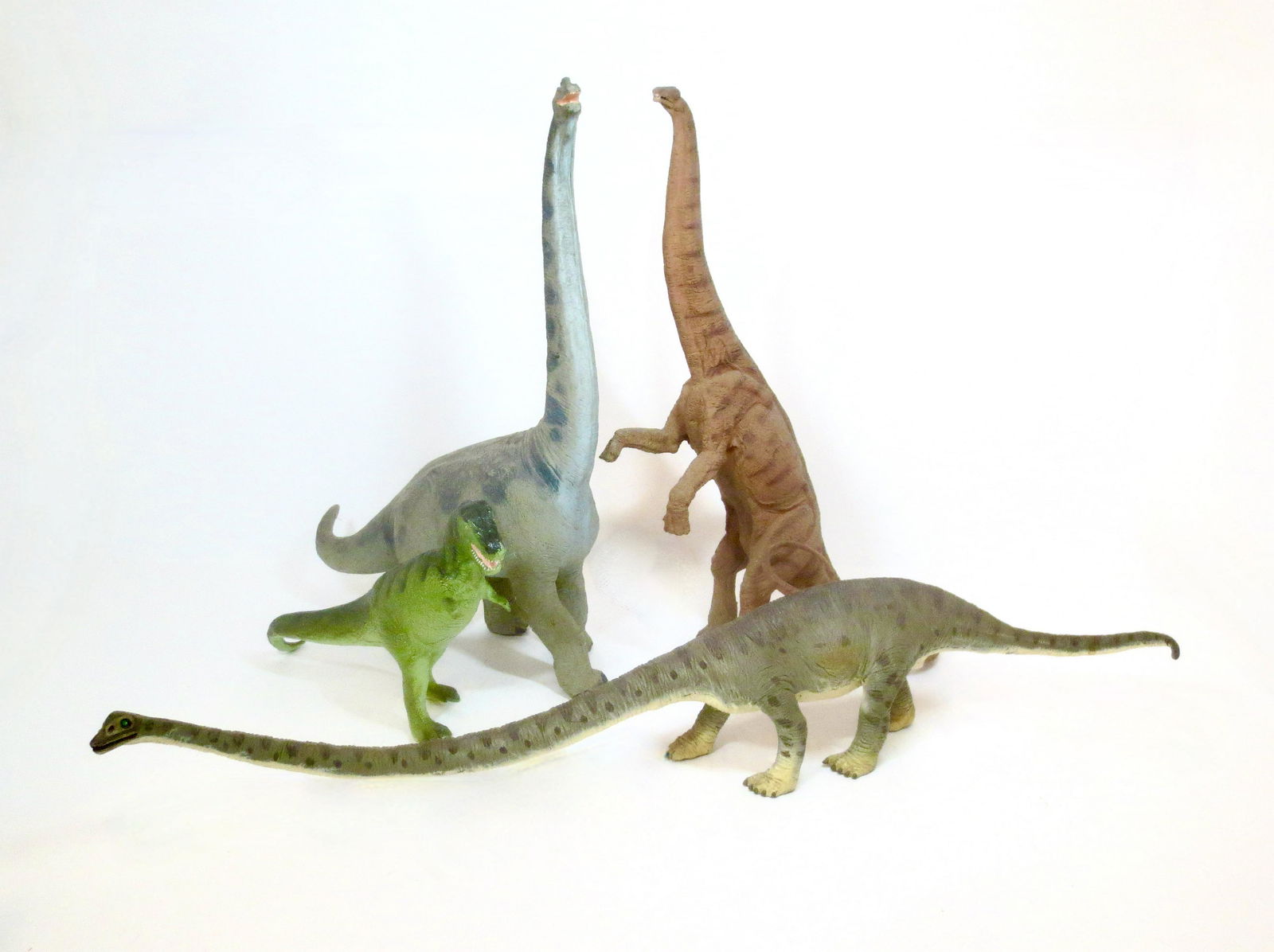 Safari Ltd. Large Resin Dinosaurs: 6"-21.5" long, 6"-15" tall. 4 pieces. Excellent condition. Unboxed. **Additional Shipping Due to Large Lot Size**