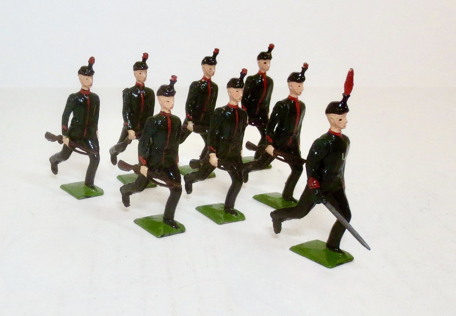 Britains #89 King's Royal Rifle Corps: Post war issue. 8 pieces. Mint to near mint condition. Unboxed.