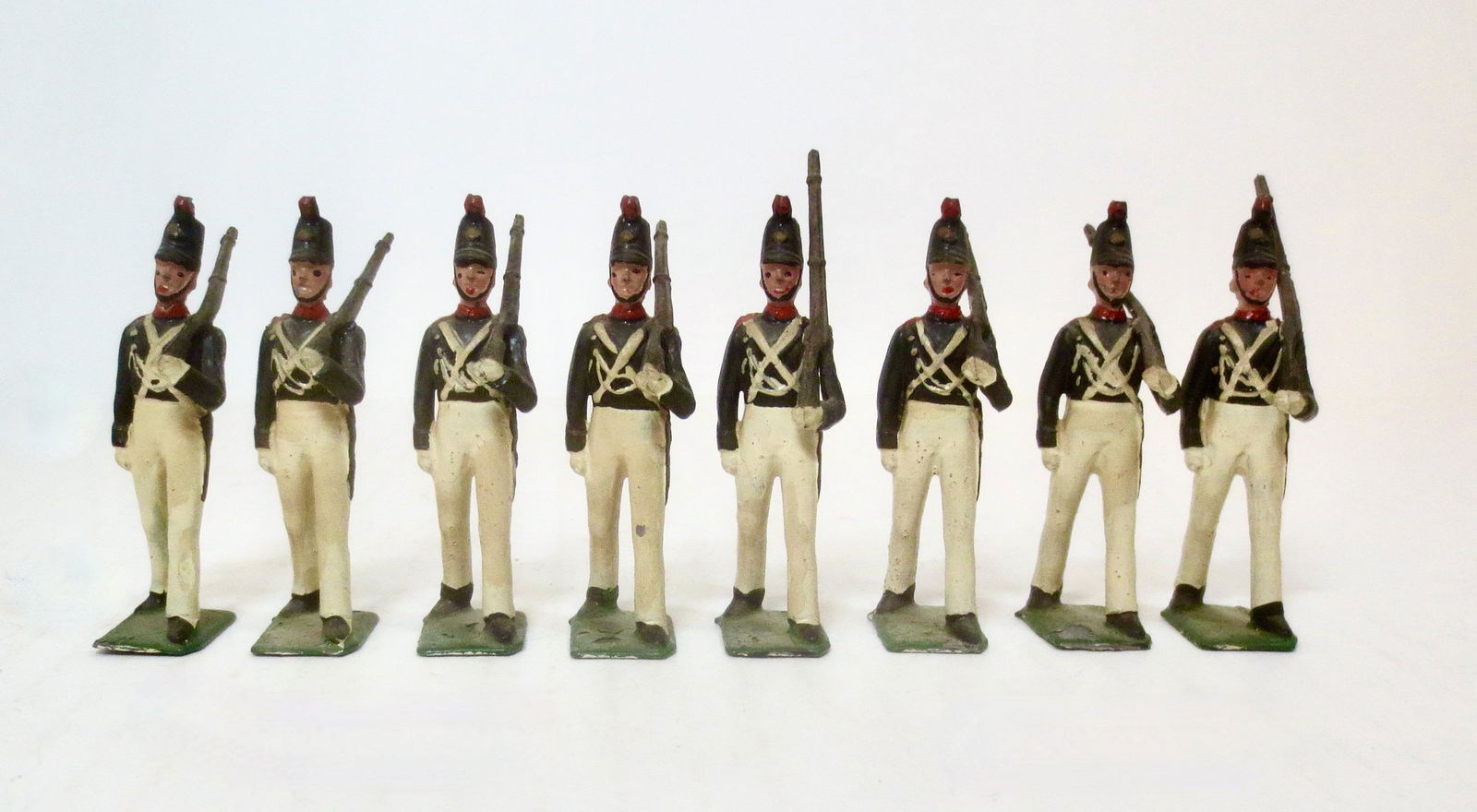 Britains #222 Uruguayan Military School Cadet: Pre war issue. 8 pieces. Excellent to very good condition. Unboxed.