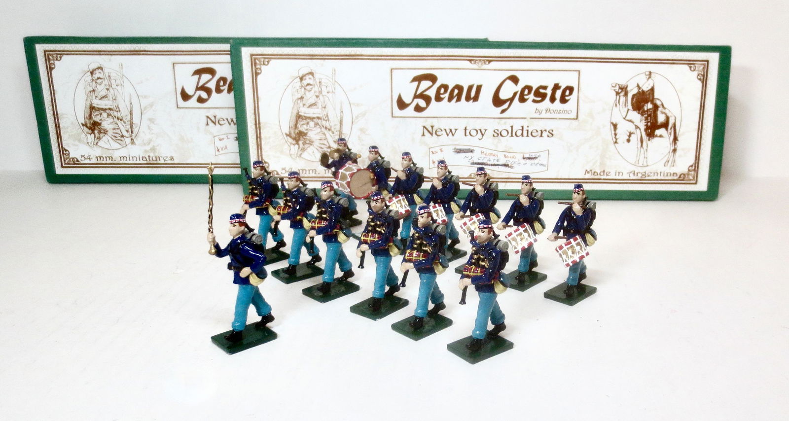 Beau Geste New York State Pipes & Drums: 14 pieces. Mint to near mint condition. Boxes excellent to very good.