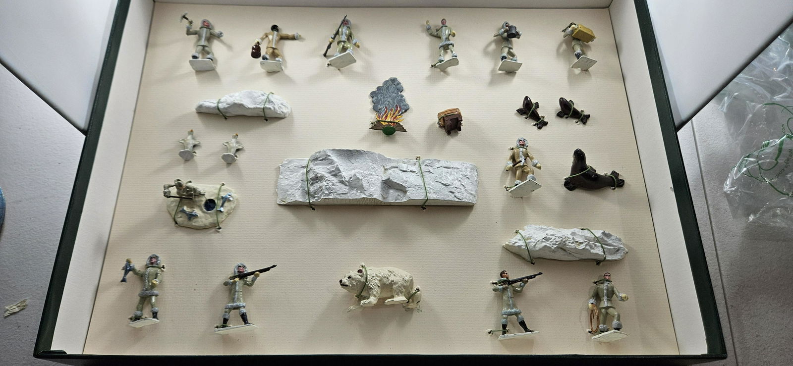 Hornung Art Polar Bear Hunt Boxed Set (1 of 7)