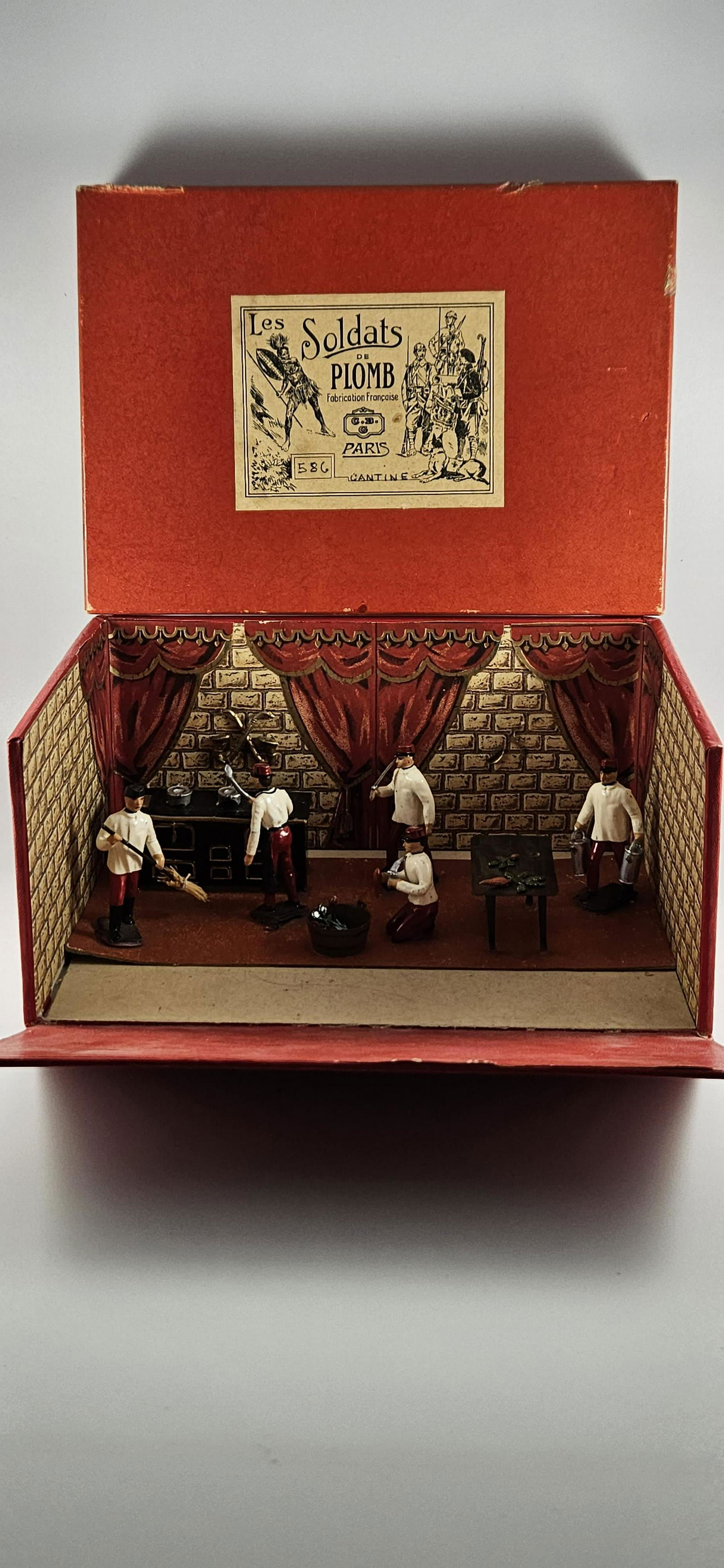 CBG Mignot #586 French Cantine Diorama (1 of 4)