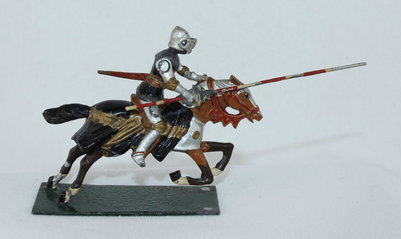 Courtenay Robert, Erle of Suffolk: Position H3. Robert, Erle of Suffolk. Movable Visor. Signed by the Artist on the Underside of Base. 1 Piece. Condition Very Good. Small Repair to Lance Hand. Paint Wear to Visor, Lance Vamplate and Ho