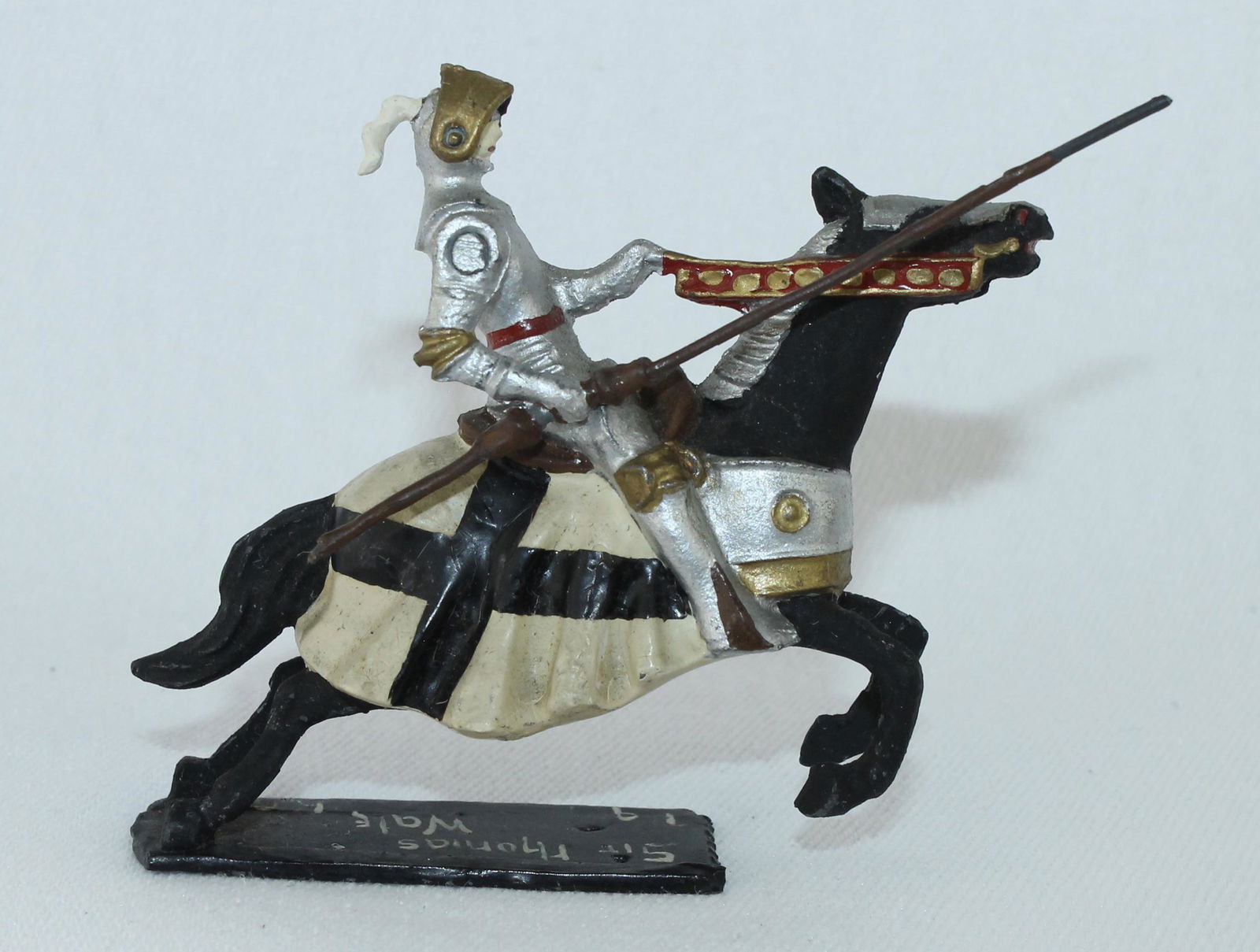 Courtenay Sir Thomas Wale K.G.: Position M2. Sir Thomas Wale K.G. Movable Visor. Ex Forbes Sale, Lot 213. 1 Piece. Condition Excellent. Horse Plume repaired by Peter Greenhill, 2011.