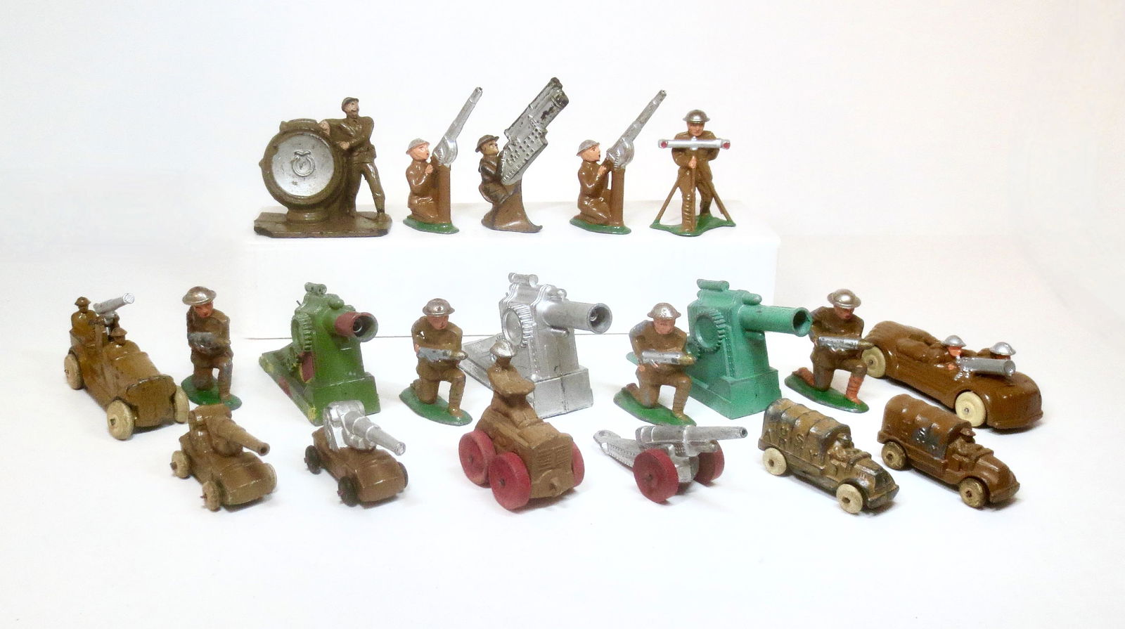 Large Assortment of Dimestore Soldiers (1 of 1)