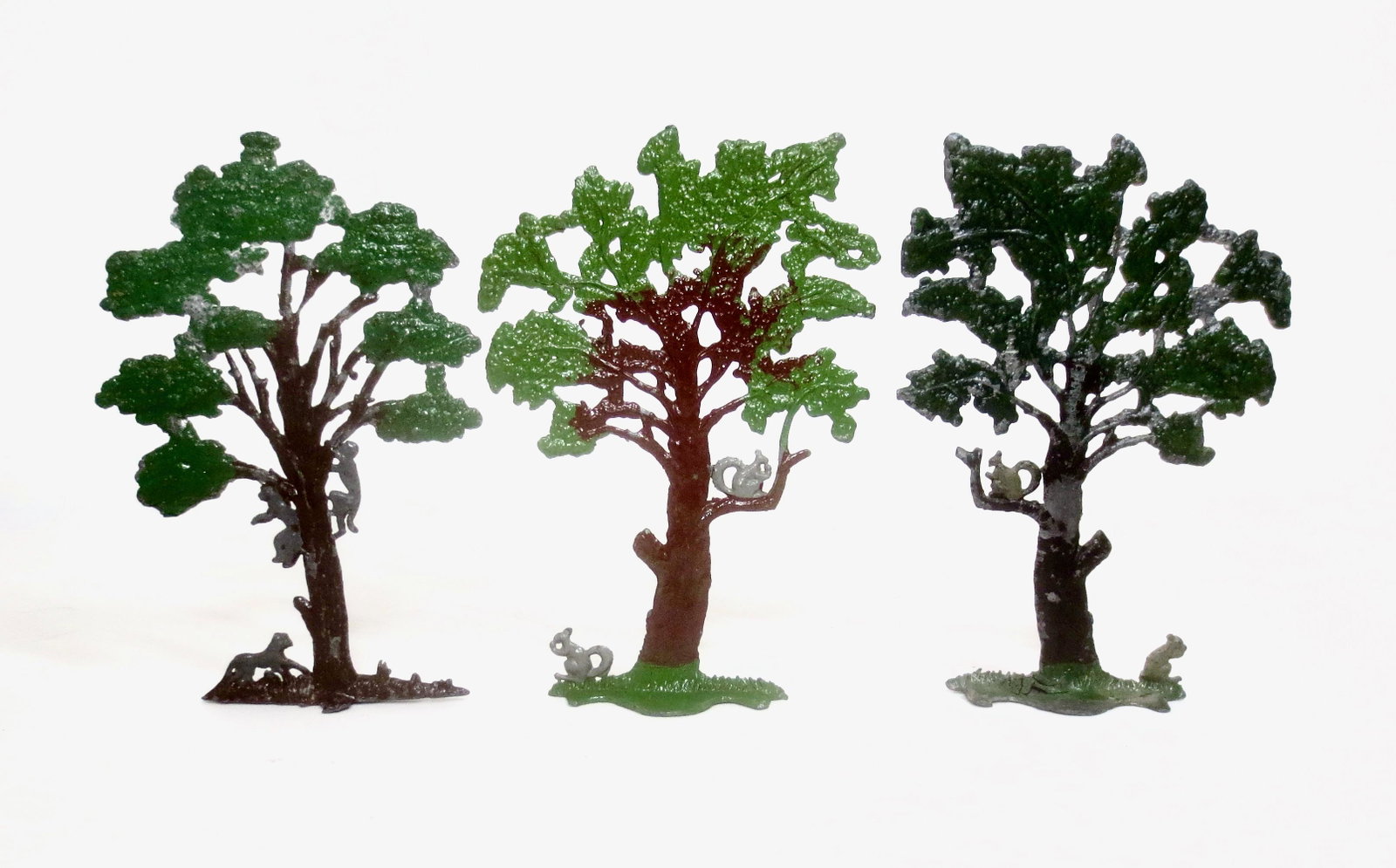 Charbens & Johillco Monkeys & Squirrels in Trees: Excellent to good condition. 3 pieces. Unboxed.