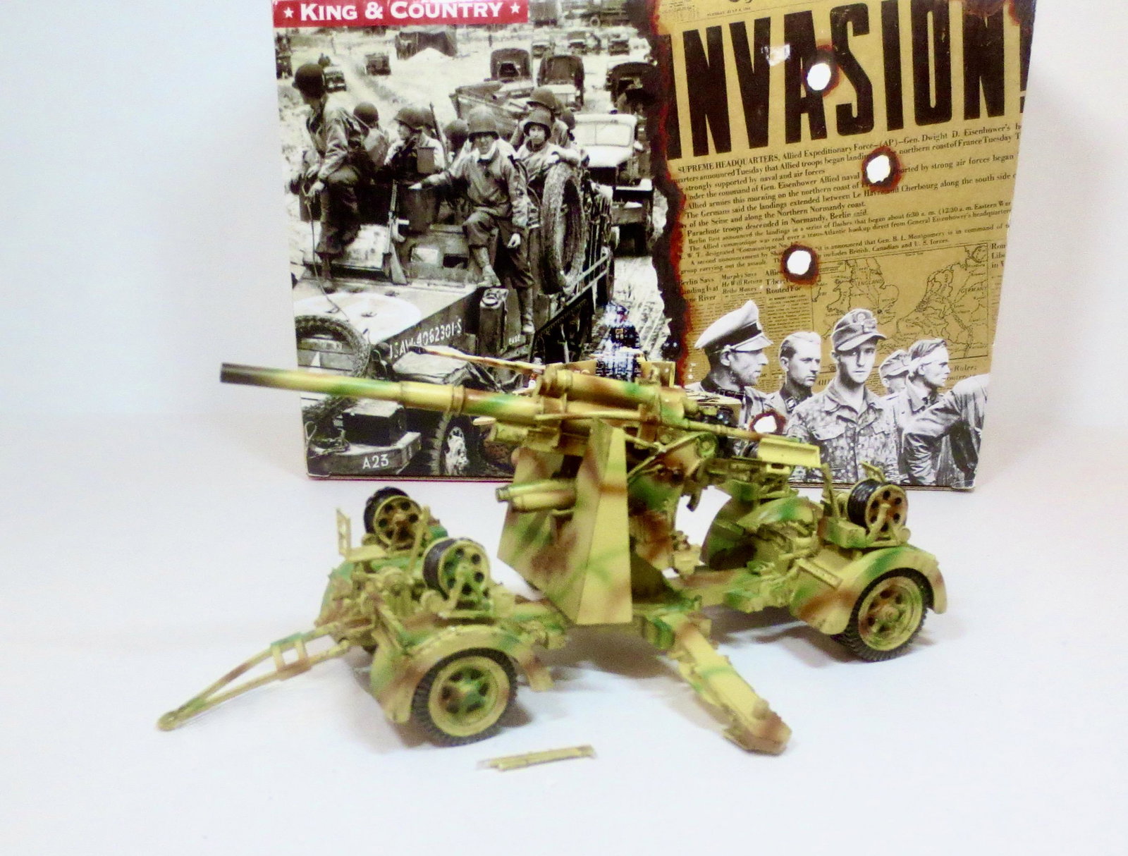 King & Country #WS057 80MM Gun: Retired set. Excellent condition (two loose pieces). Box excellent.