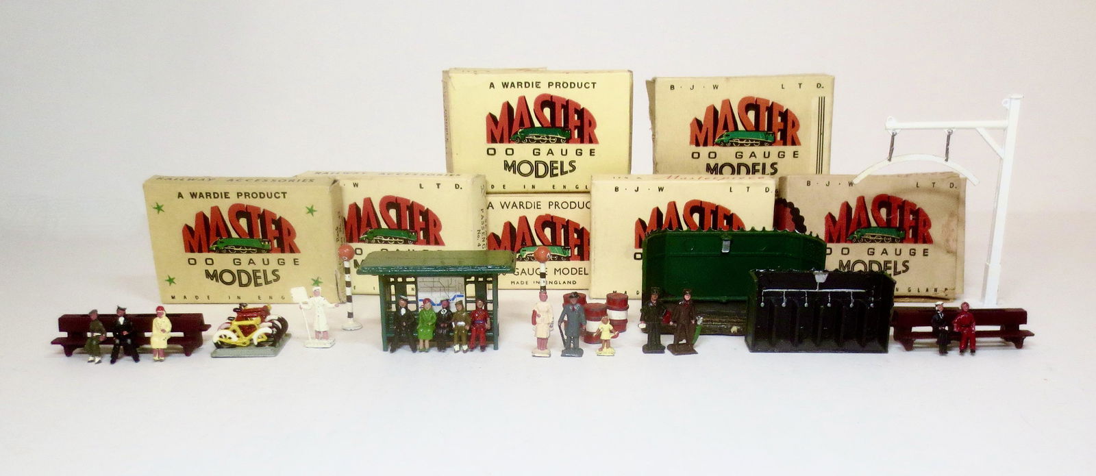 Wardie OO Gauge Railway Figures & Accessories (1 of 1)