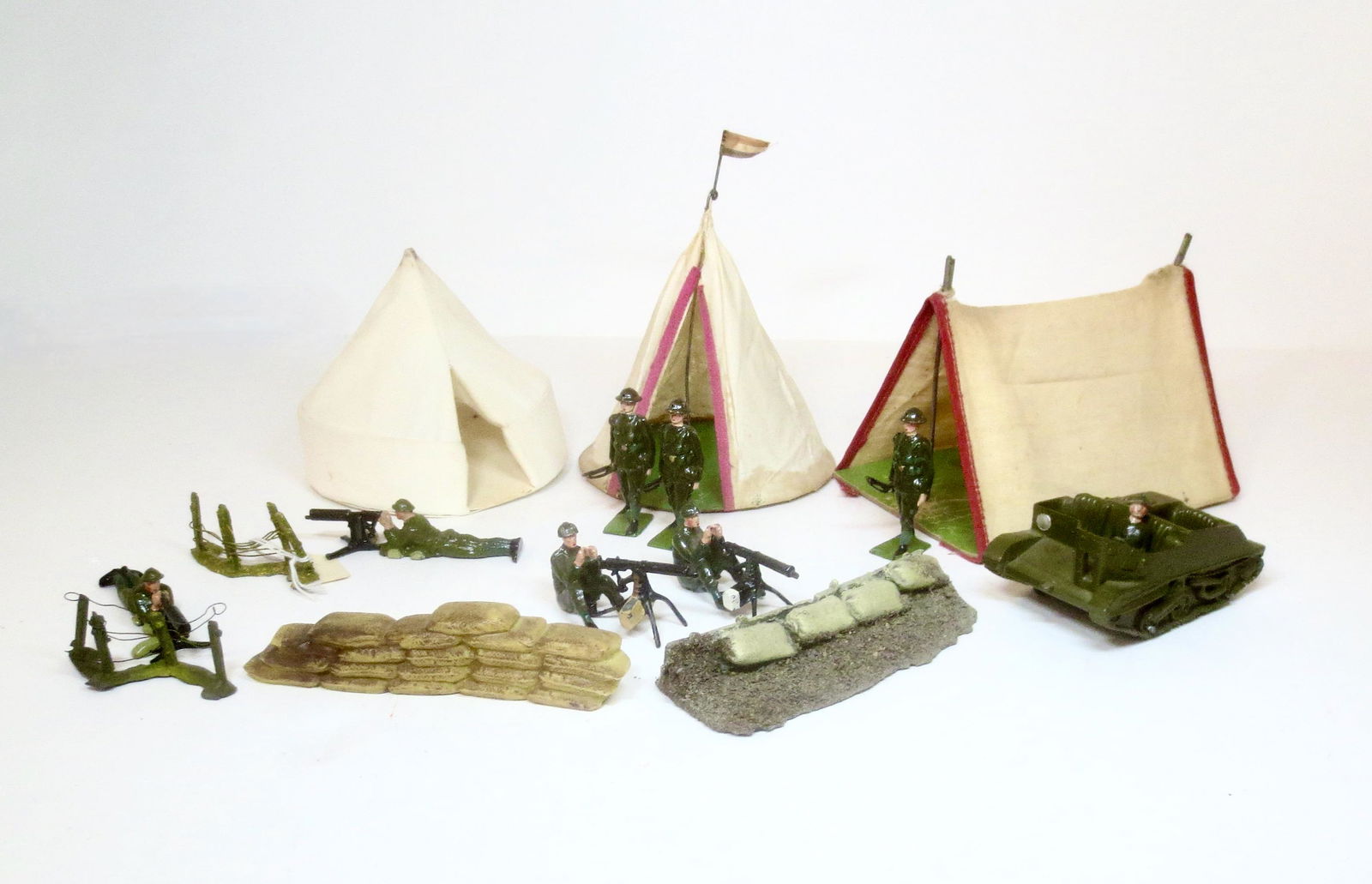 Britains Assorted Infantry & Machine Gunners (1 of 1)