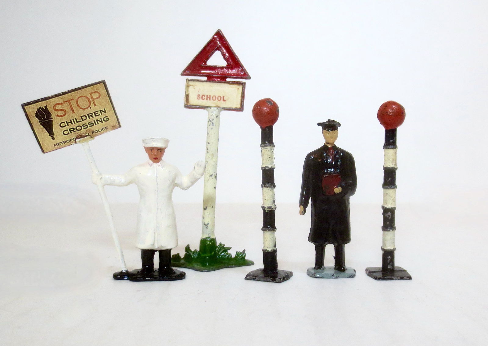 Crescent & Taylor Barrett School Figures (1 of 1)