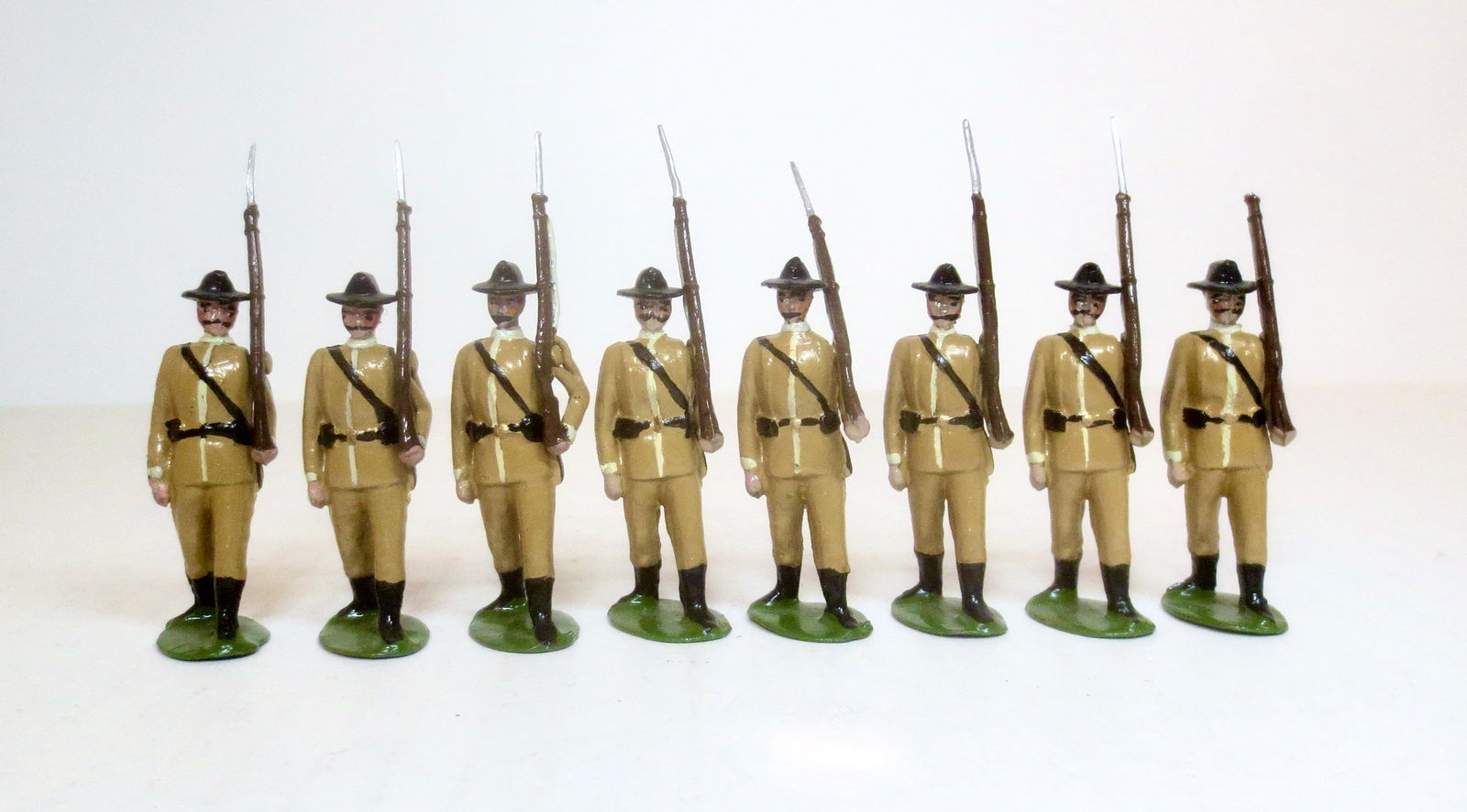 Britains Repainted #26 Boer War Infantry (1 of 1)