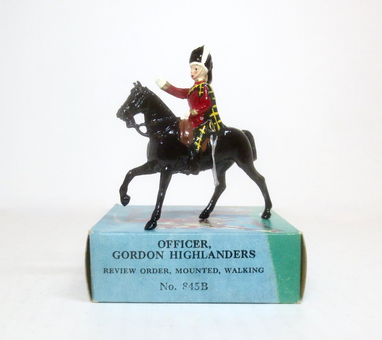 Britains #845B Officer Gordon Highlanders (1 of 1)