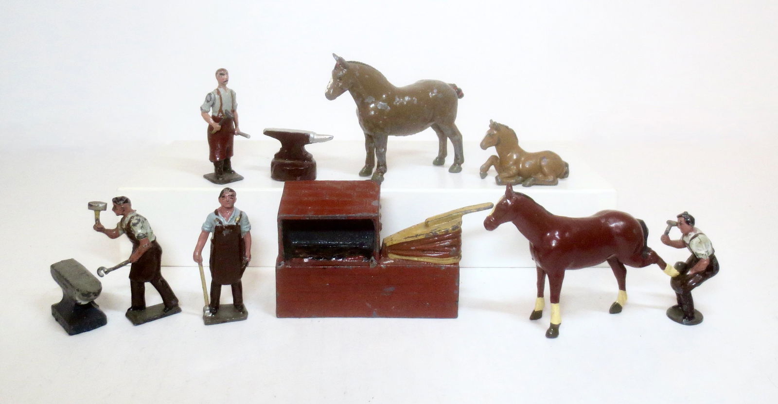 Britains & Johillco Blacksmiths & Accessories (1 of 1)