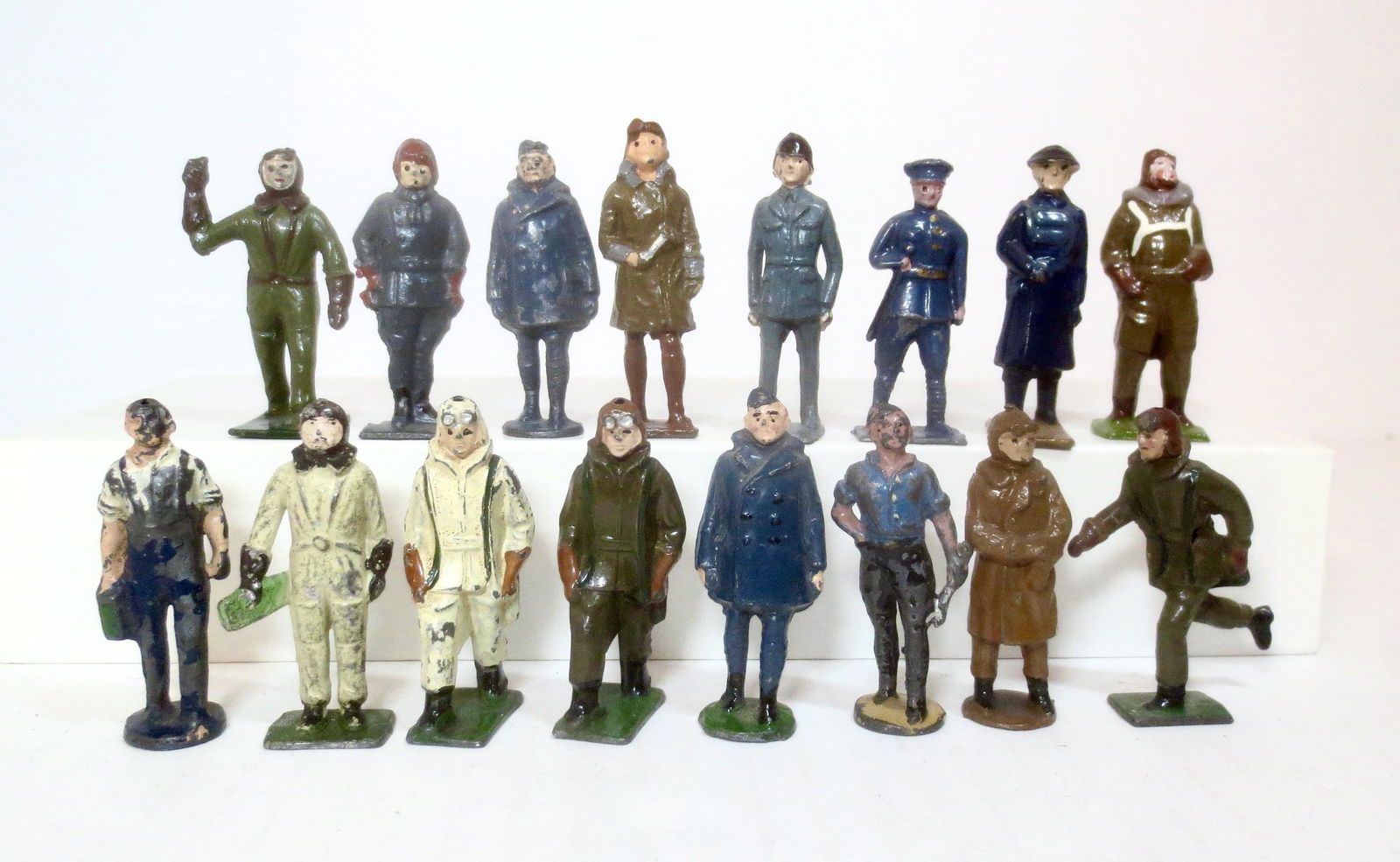 Assorted Air Force Pilots & Mechanics (1 of 1)