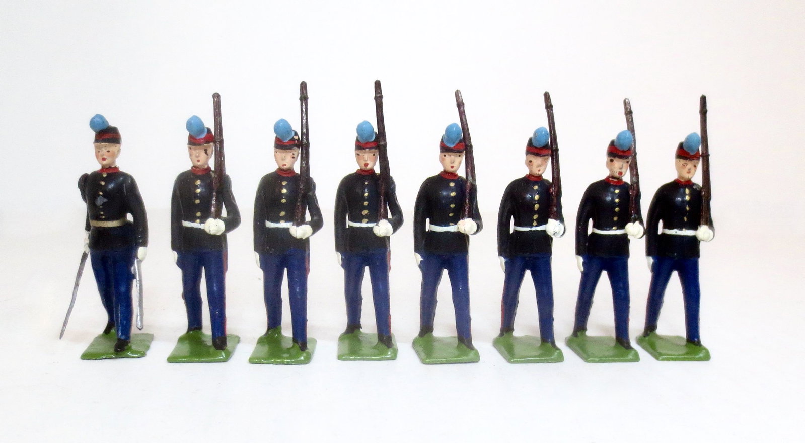 Britains #2051 Uruguayan Military Cadets: Post war issue. 8 pieces. Excellent condition. Unboxed.