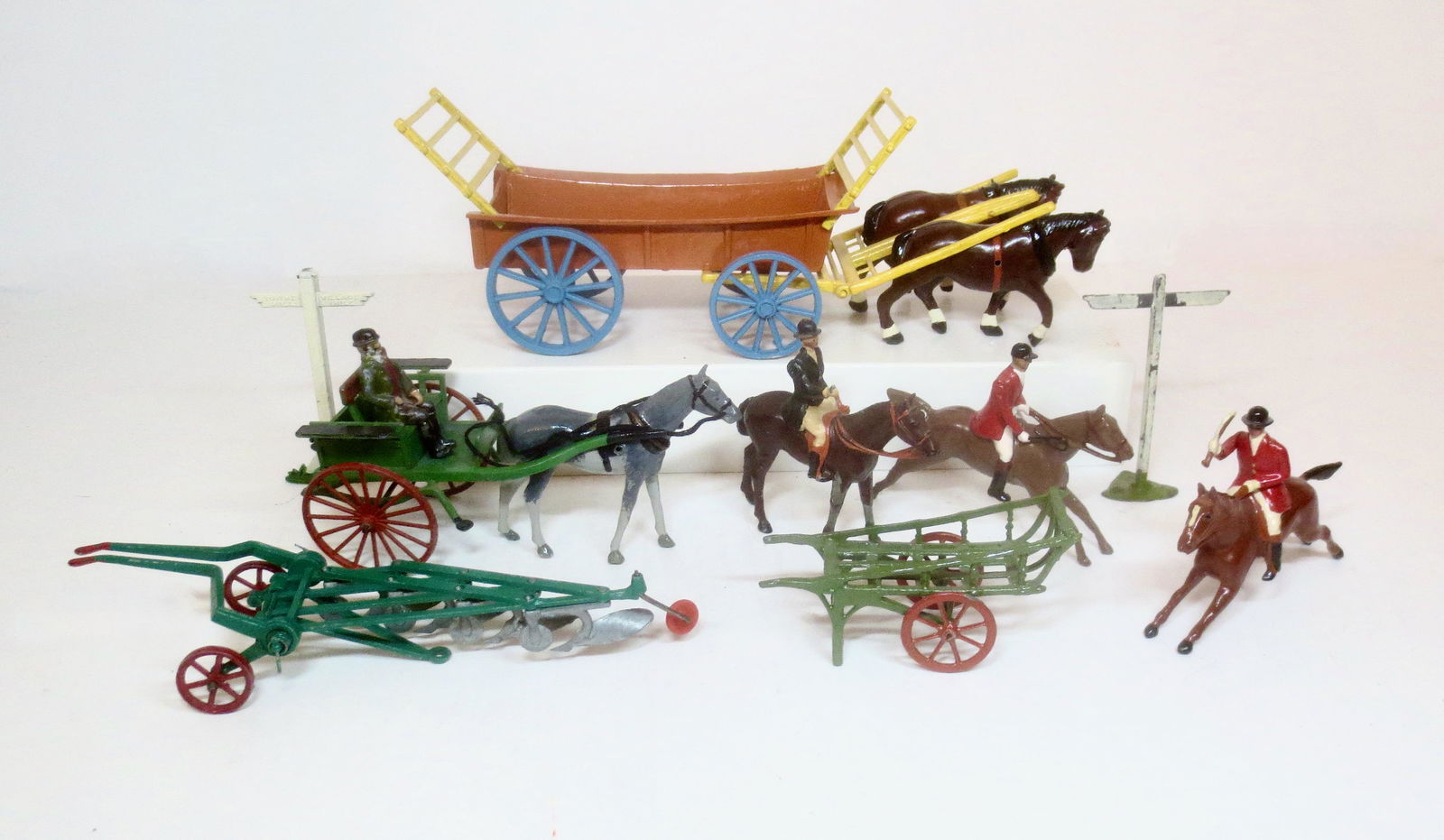 Britains Farm & Hunt Assortment (1 of 1)