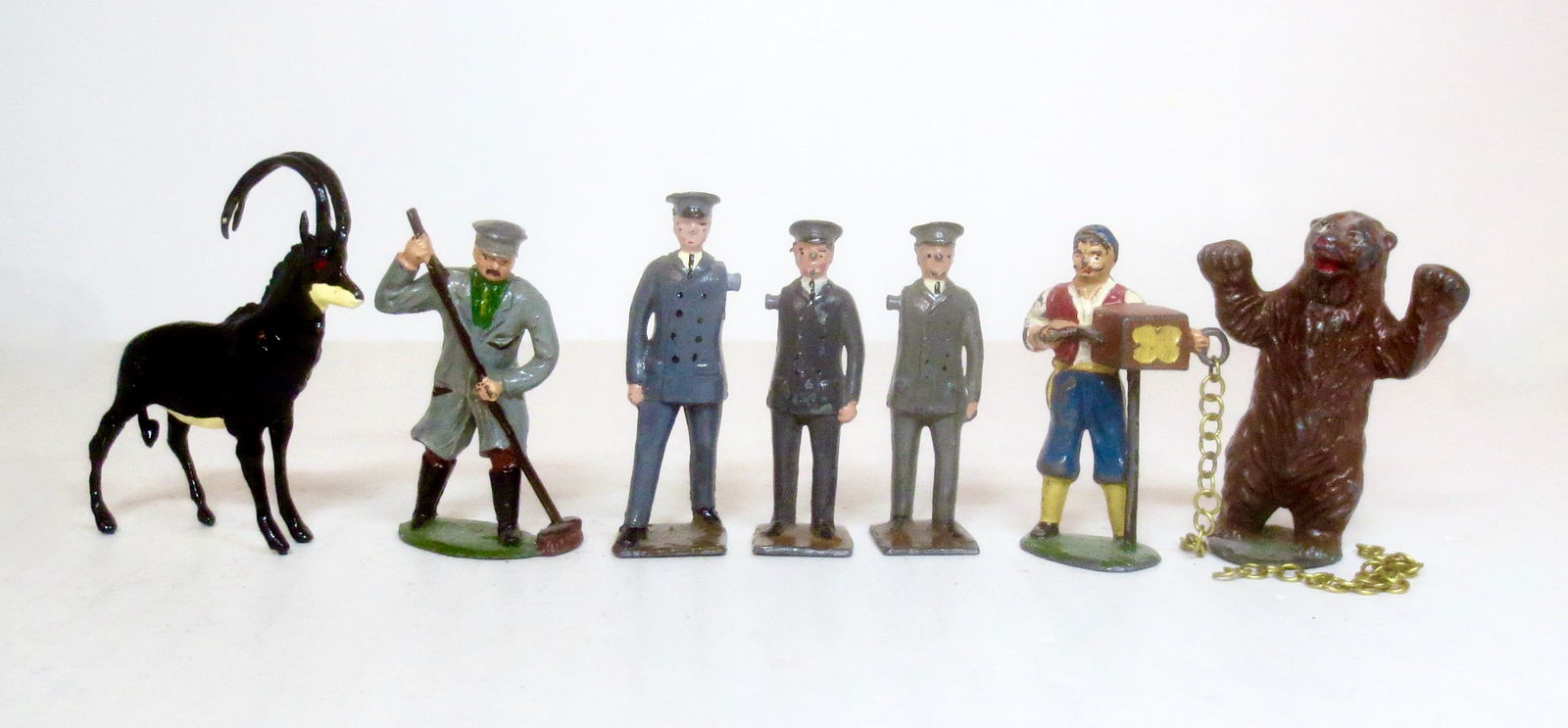 Assorted Zoo Figures & Keepers (1 of 1)