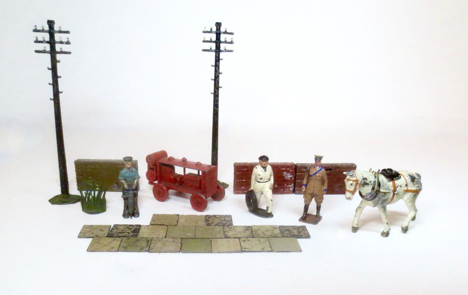 Assorted Road Figures & Accessories (1 of 1)