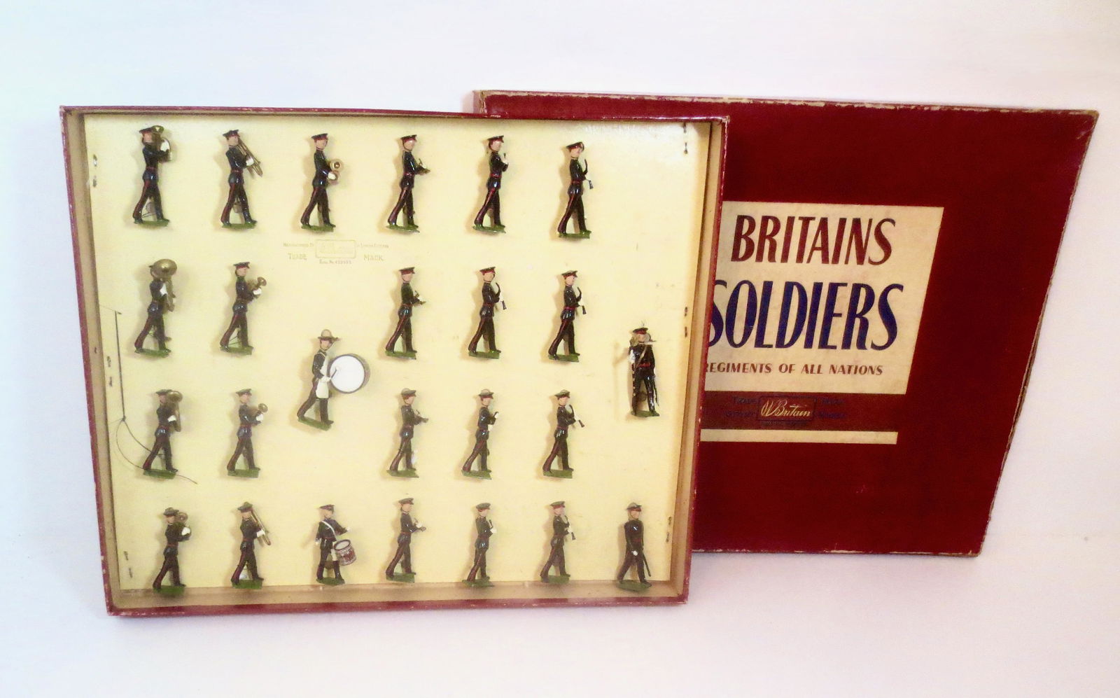 Britains #2093 Berkshire Regiment Band (1 of 1)