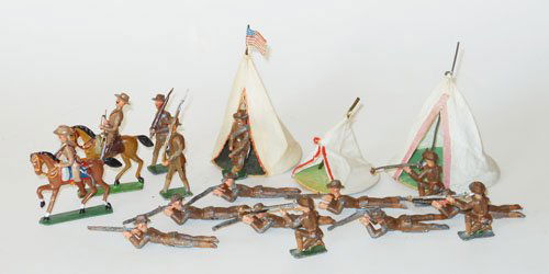 Heyde. US Doughboys on Foot: Heyde. US Doughboys on Foot Firing and Marching with Mounted Officer and Bugler and Tents. 54 MM Pre War Unboxed. 18 Pieces.