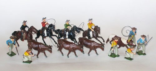 Britains From Set # 209 Cowboys: Britains From Set # 209 Cowboys Post War, Unboxed. Cowboys on Foot and Mounted with Lassos and Pistols etc, 3 Steers and Timpo Longhorn Steer. 14 Pieces.
